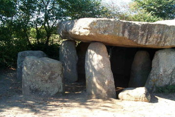 l'entr�e du dolmen de la Fr�bouch�re