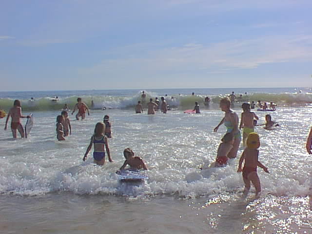 � tout �ge, on joue avec les vagues