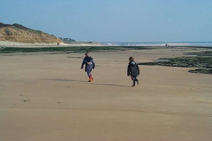 on joue � courir sur le sable