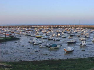 le soleil du petit matin �claire les annexes